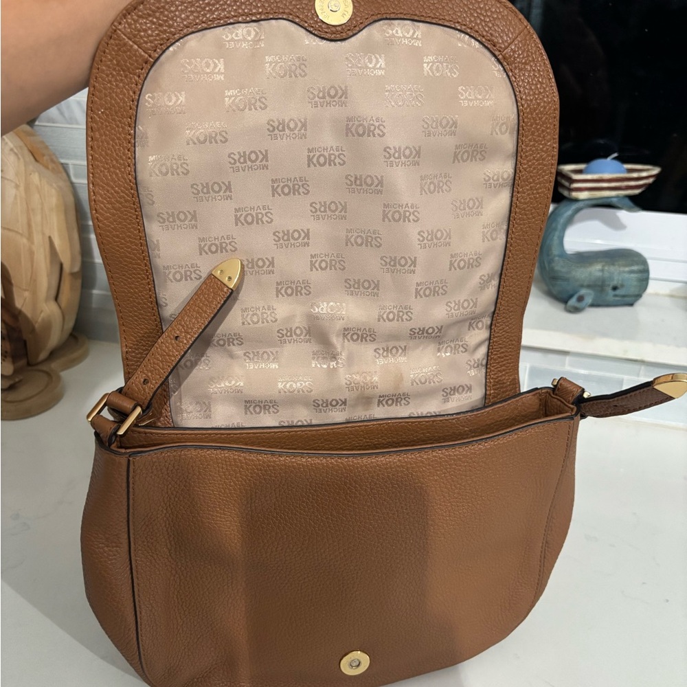 Michael Kors Tan Crossbody Bag with Gold Accents - Picture 8 of 8